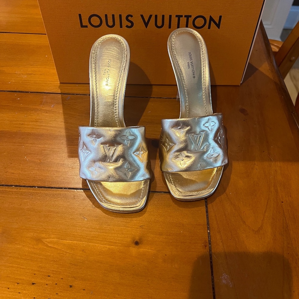 Monogram Pattern Leather Slides Women's Size: 9 | IT 39